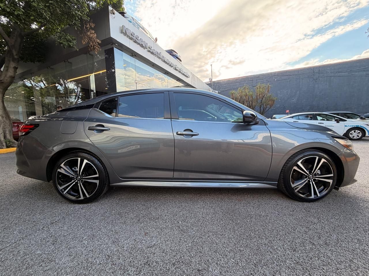 2023 Nissan Sentra 2.0 SR Platinum At