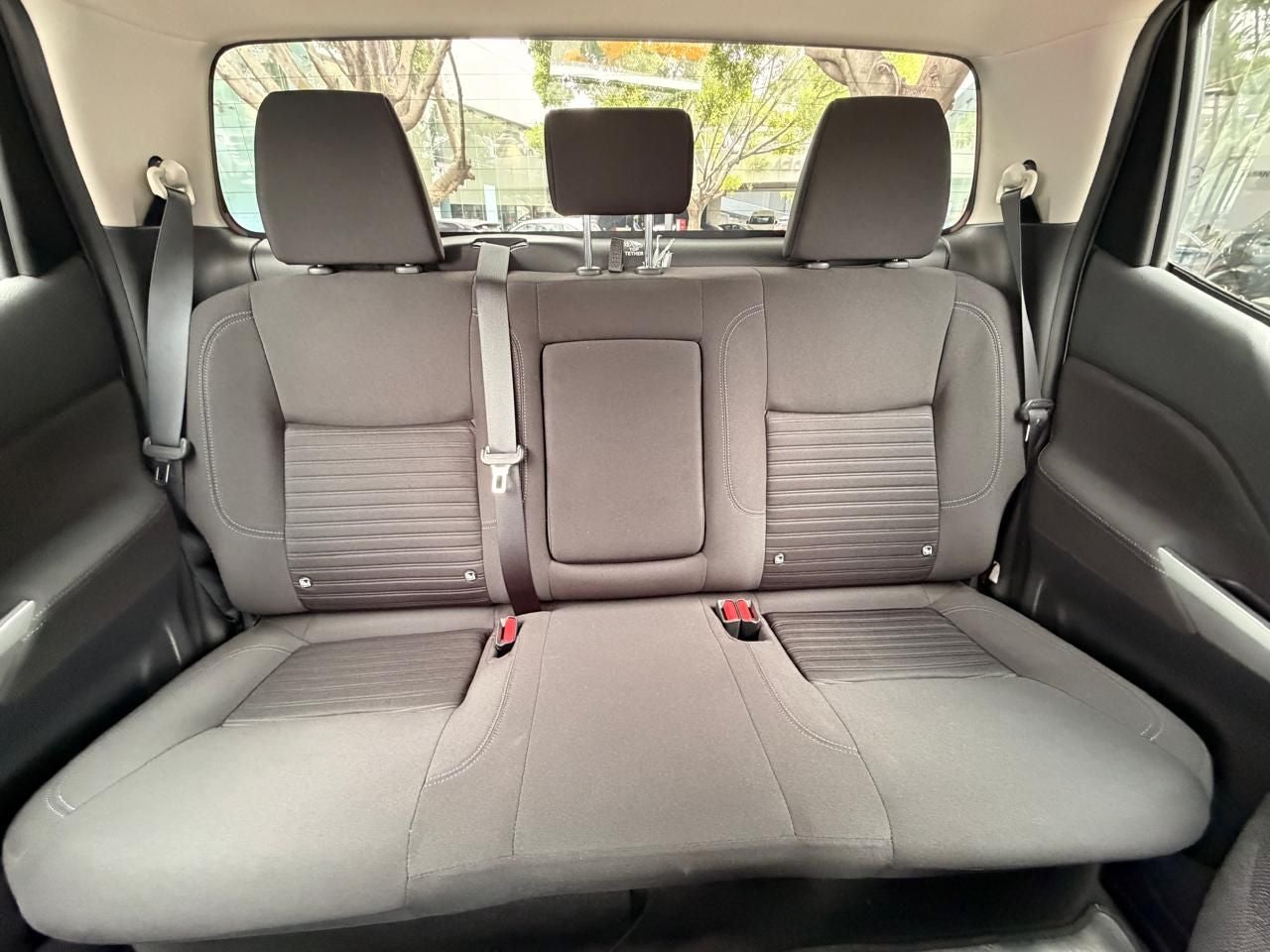 2025 Nissan Frontier 2.5 Doble Cabina LE 4x2 Mt